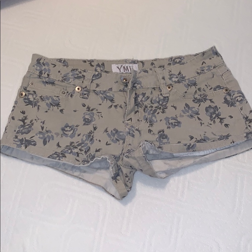Floral pattern shorts